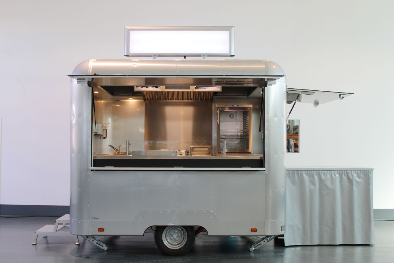 Small snack truck for rent as a food truck. Equipment for chips and fried food, churros etc.