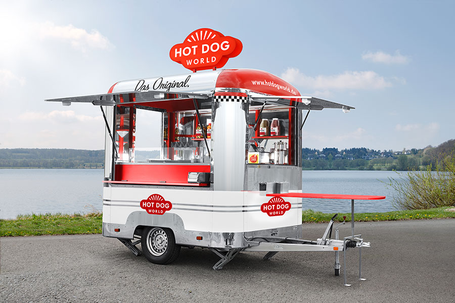 Kleiner Imbisswagen für Hot Dogs.