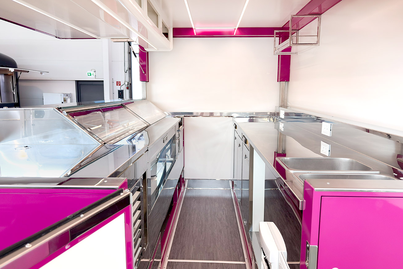 T171-Roka-Eismobil-EasyUp-sofort-verfuegbar-01 Eismobil EASY UP von ROKA - sofort verfügbares Fahrzeug für den Eisverkauf