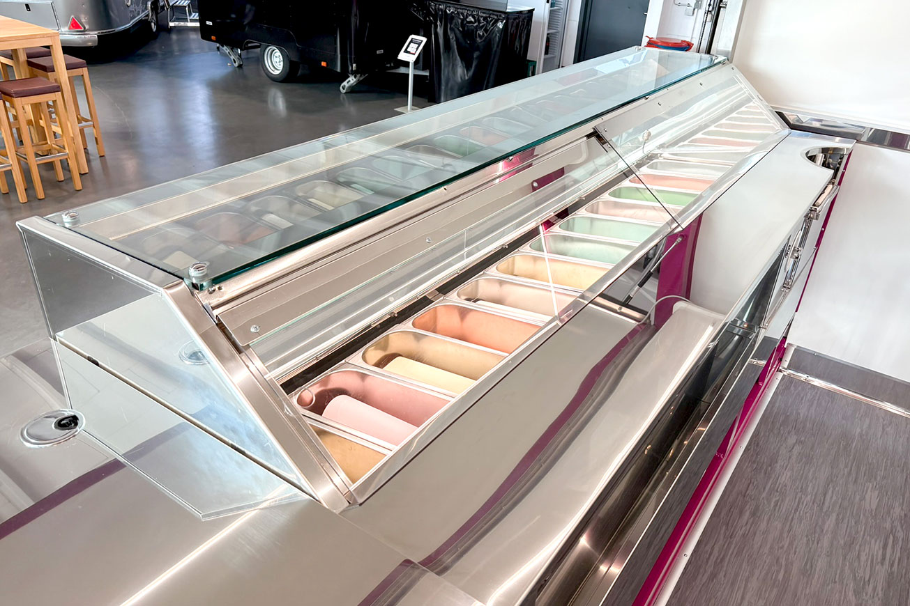 T171-Roka-Eismobil-EasyUp-sofort-verfuegbar-03 Eismobil EASY UP von ROKA - sofort verfügbares Fahrzeug für den Eisverkauf