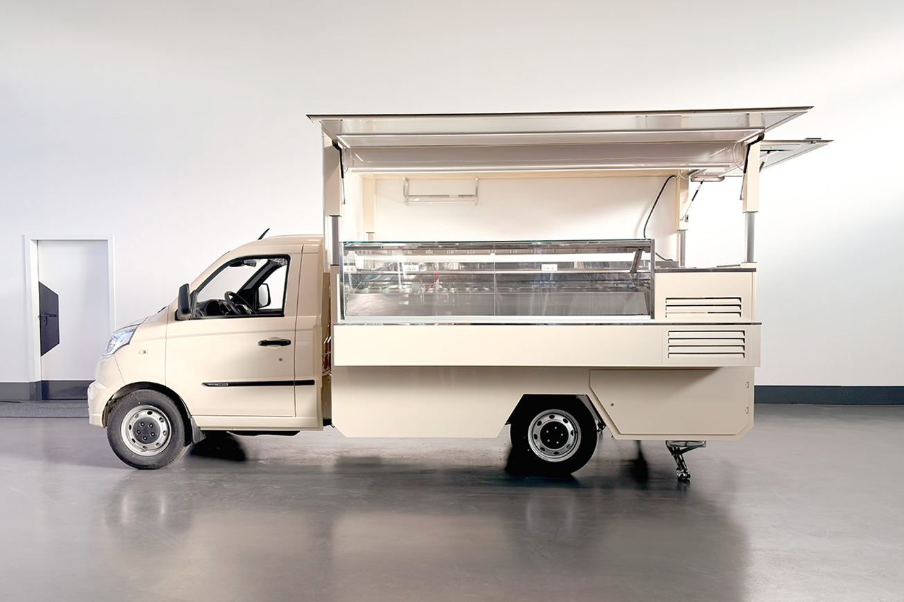 T217-Roka-Eismobil-EasyUp-sofort-verfuegbar-01 Eismobil EASY UP von ROKA - sofort verfügbares Fahrzeug für den Eisverkauf
