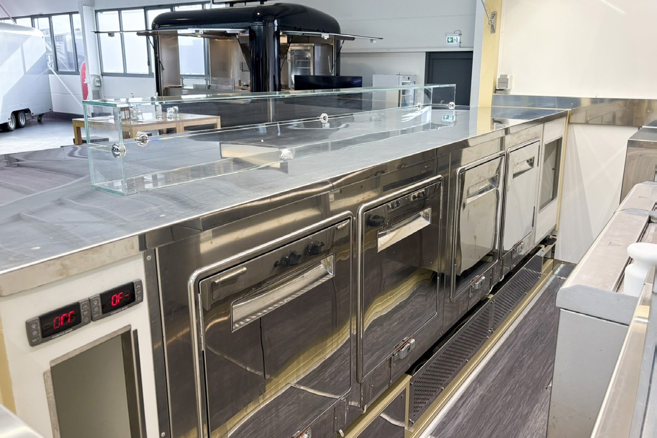 roka-piaggio-food-truck-gebraucht-S150-05 ROKA Piaggio Food Truck S150
